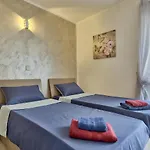 Central Two Bedroom Apartment