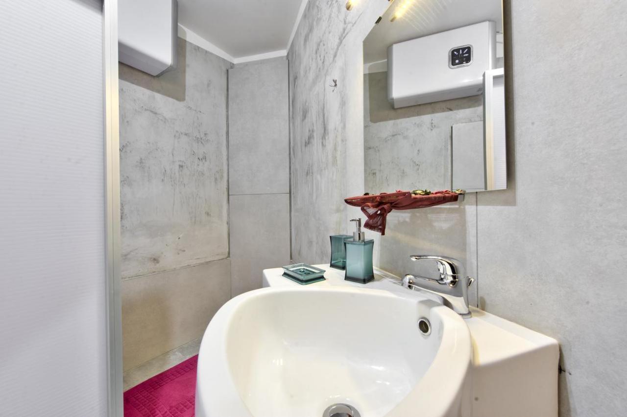 Two Bedroom Apartment *
